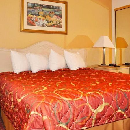 Avalon Inn Сандъски Екстериор снимка