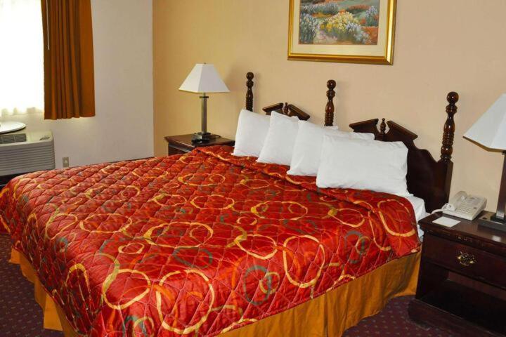 Avalon Inn Сандъски Екстериор снимка